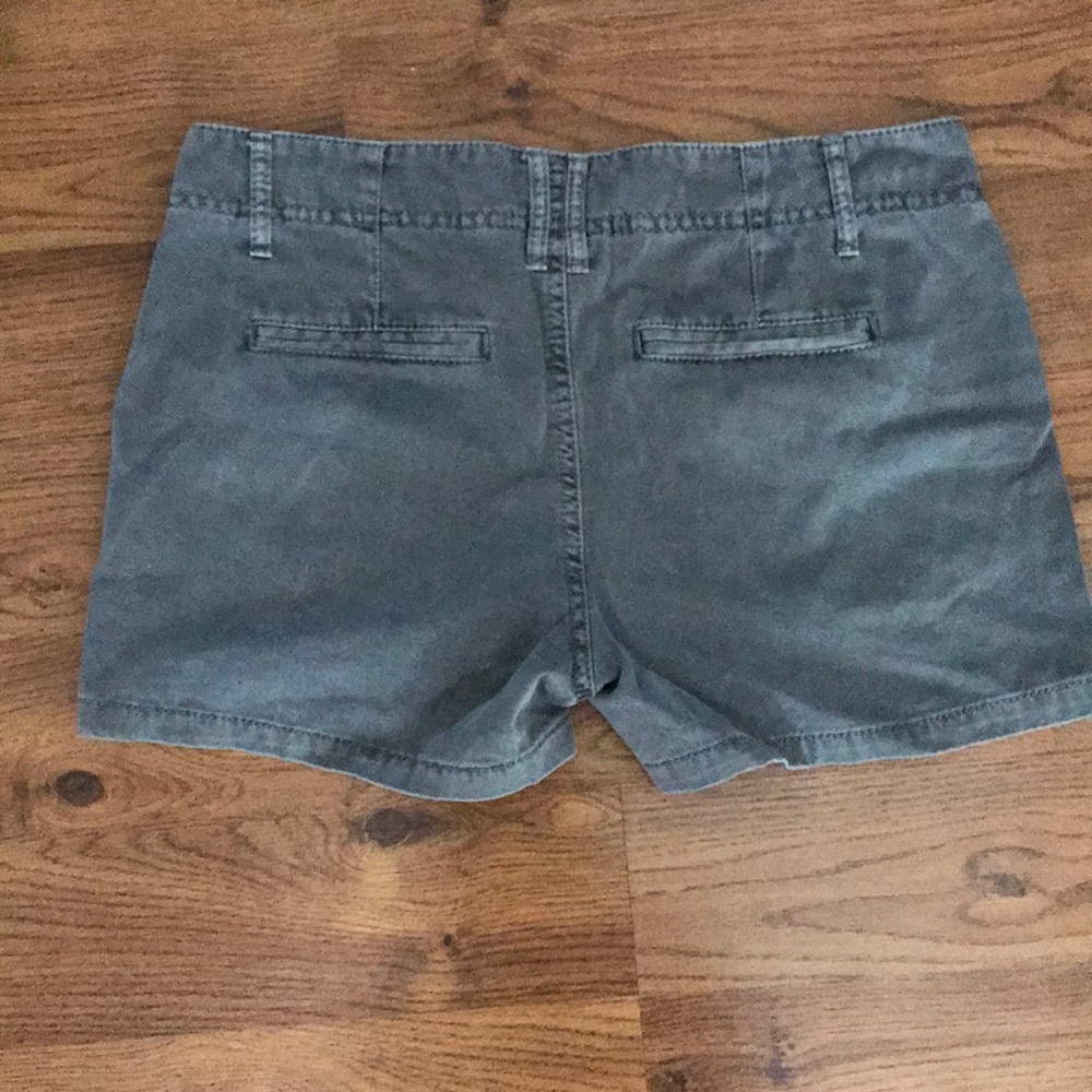 Shorts - Picture 3 of 3